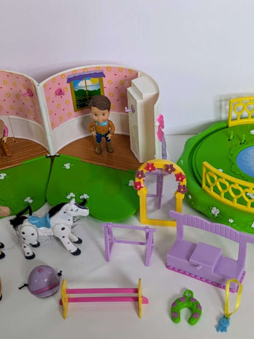 Vintage 1999 Toy Biz Party Surprise Pony Party Deluxe Playset Horses Sound Works